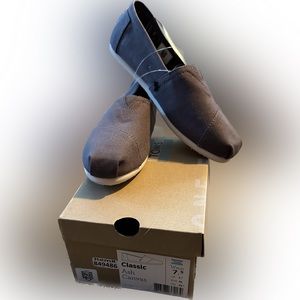 Brand New TOMS Ash / Gray Canvas Size 7.5